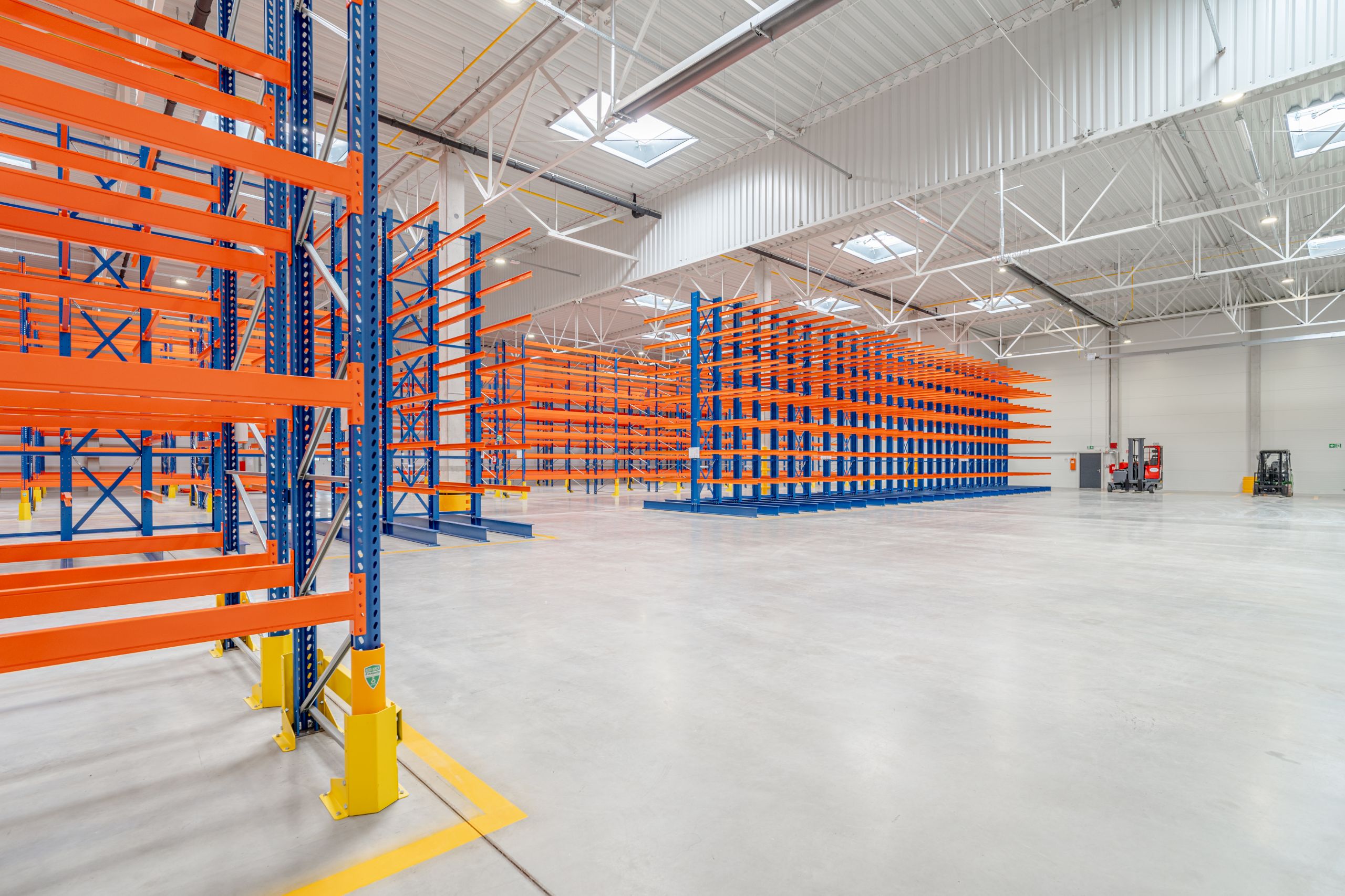 Magazyn i budynek biurowy – Plastics, Kobierzyce